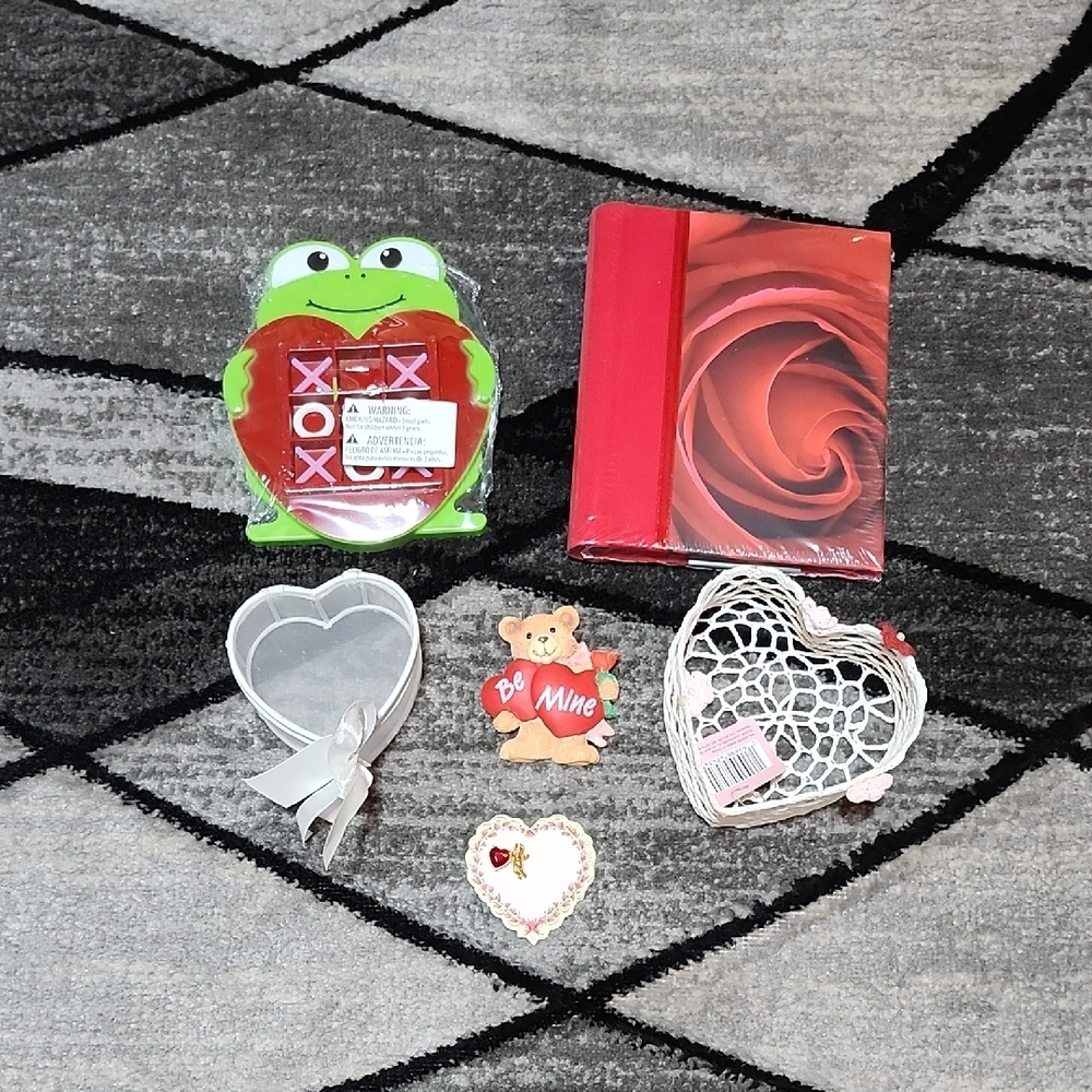 VALENTINES DECOR MAGNET BROOCH PIN PHOTO BOOK GAME BUNDLE
